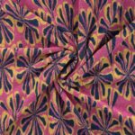 Rekbare badstof grote retrobloemen roze – Qjutie & the Qjutest