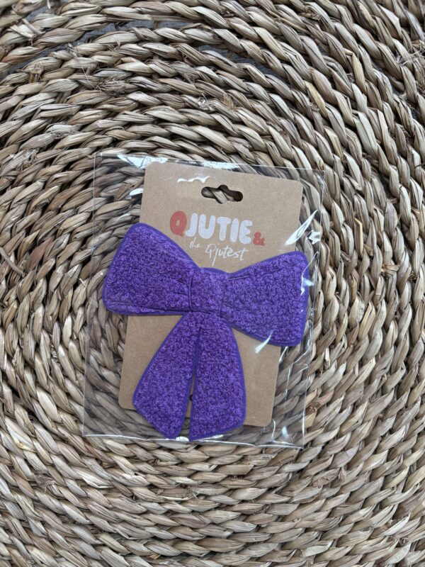 Strijkapplicatie strik paars - Qjutie & the Qjutest