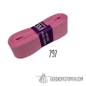 Roze katoenen biaisband 3 meter opgerold met paarse label nummer 797