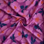 Viscose twill grote bloemen roze
