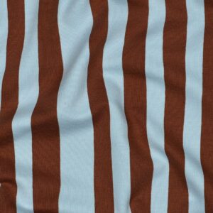 Geribbelde tricot stof met verticale bruine en lichtblauwe strepen in golvend patroon