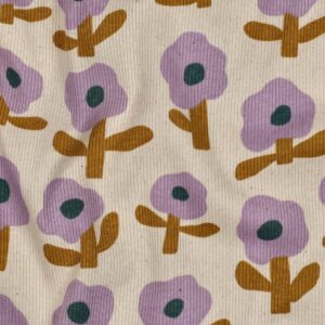 Retro textielpatroon met paarse bloemen en bruine stelen op crèmekleurige geribbelde stof