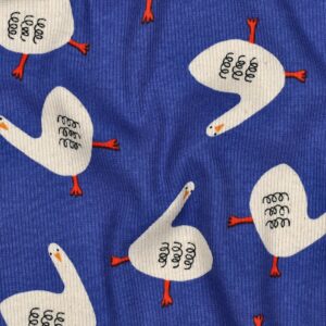 Blauwe stof met witte zwanen en rode poten in een herhalend patroon